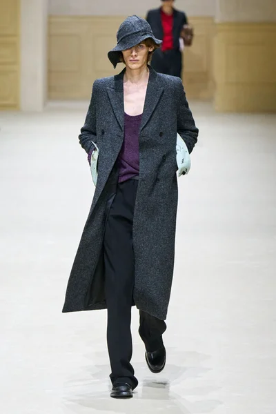 Look 14